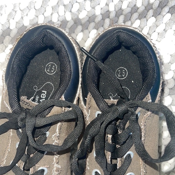 Revolution 3/20$ dance shoes size 2.5 🍭 - Picture 2 of 4